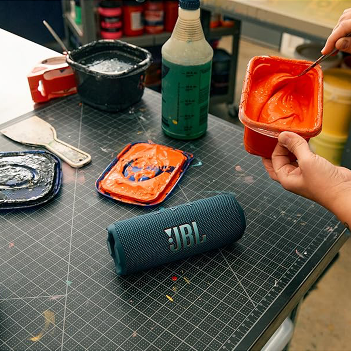 Flip 7 Portable Bluetooth Speaker – Waterproof, AI Sound Boost, 16H Playtime & Auracast Pairing by JBL