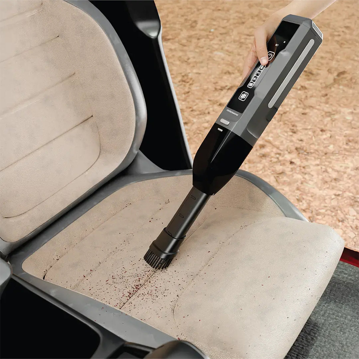 جهاز تشغيل بطارية السيارة 4 في 1 مع مكنسة يدوية ومنفاخ إطارات من Porodo