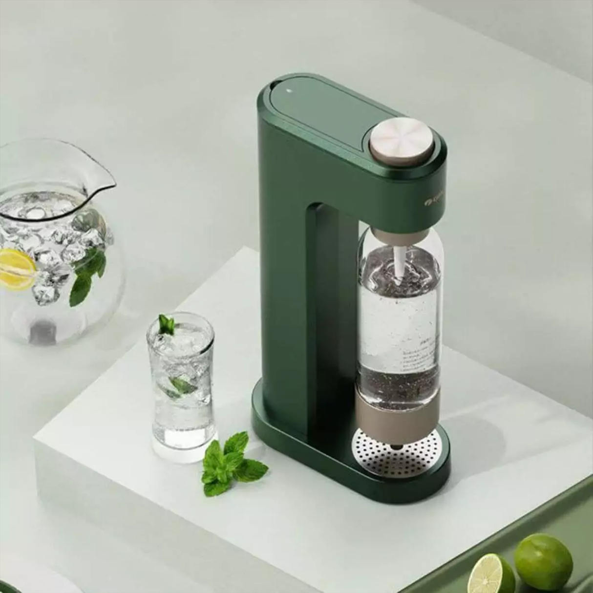 Sparkling Water Maker – Home Soda & Carbonated Drink Machine (Bottle Included) by Gree