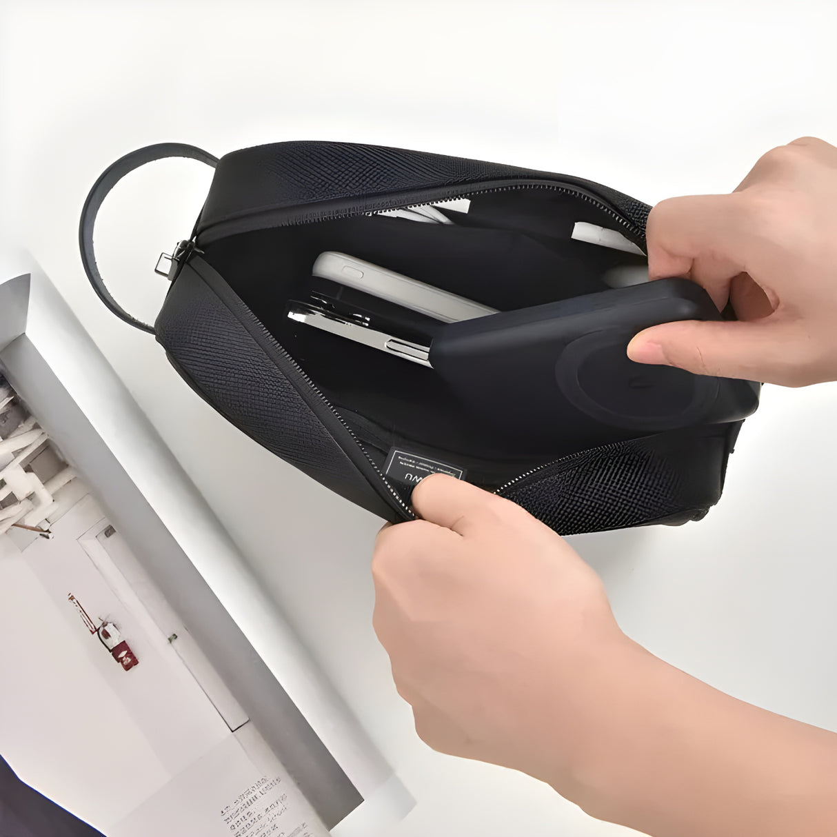 Hail Organize Case H1 Travel Bag with Multi-Pocket Mobile Organizer by WiWU