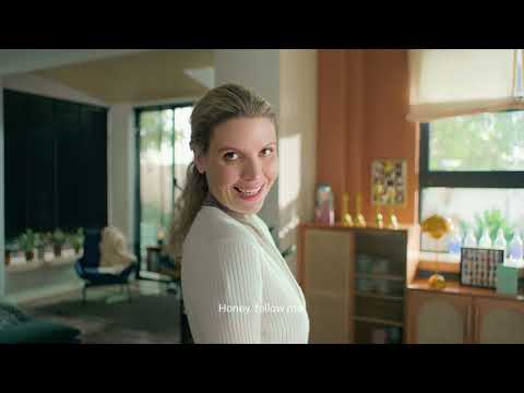 24″ FHD Portable Smart TV with Built‑in Battery, Google TV, HDMI and USB with Carrying Case by SKYWORTH